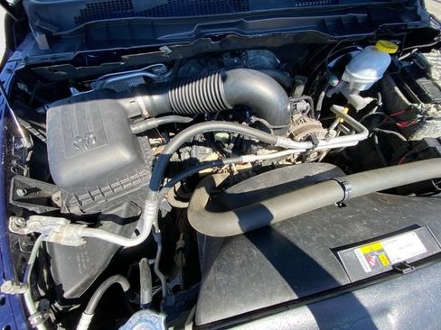 Used 2019 RAM 1500 Classic SLT AWD/4WD image 29