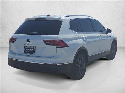 Used 2022 Volkswagen Tiguan SE FWD image 5