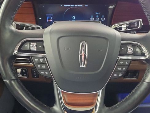 Used 2023 Lincoln Navigator Reserve AWD/4WD image 9