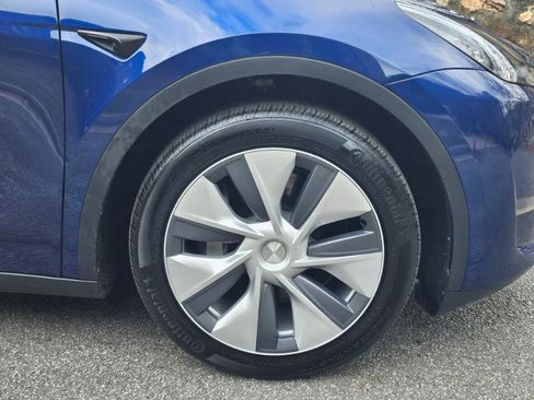Used 2023 Tesla Model Y Long Range image 17