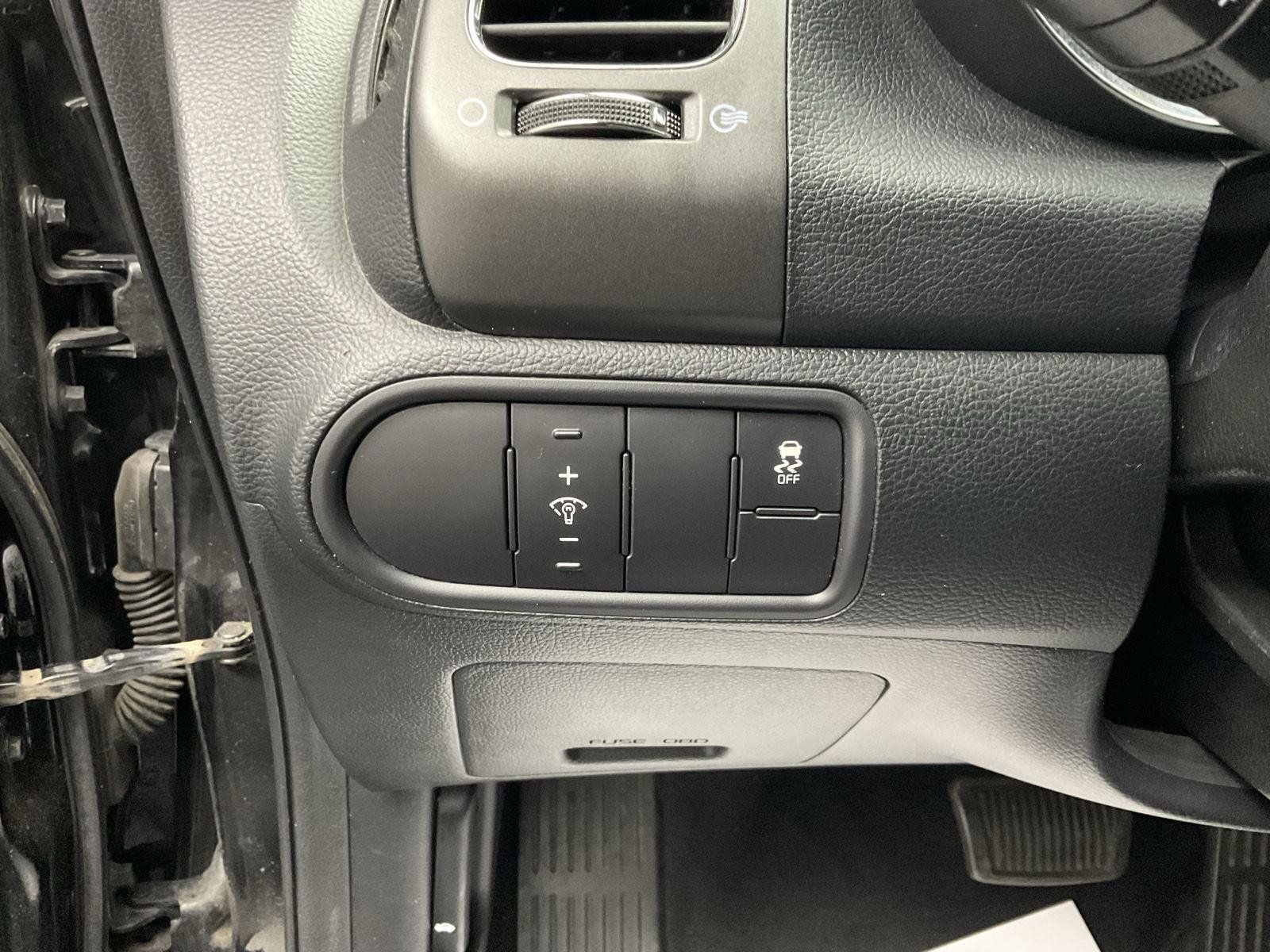 Used 2017 Kia Forte LX FWD image 13