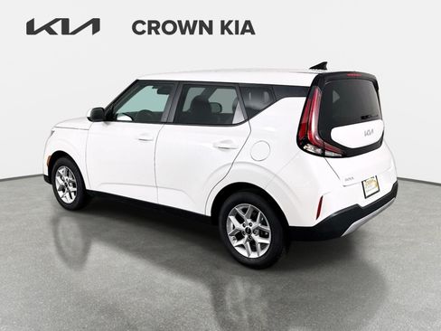 Certified 2025 Kia Soul LX w/ LX Technology Package FWD image 7