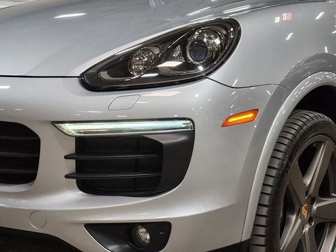 Used 2018 Porsche Cayenne image 14