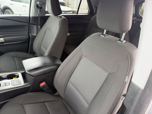Certified 2023 Ford Explorer XLT RWD image 31