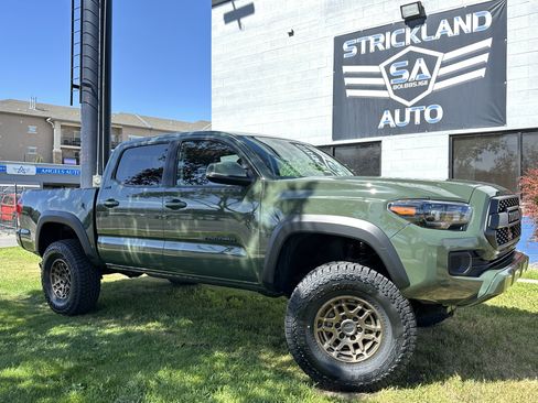Used 2022 Toyota Tacoma SR5 w/ Trail Edition image 1