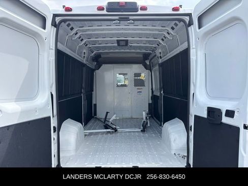 Used 2024 RAM ProMaster 2500 w/ Convenience Group image 19
