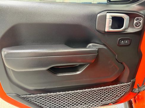 Used 2018 Jeep Wrangler Unlimited Sport S image 12