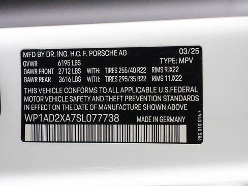 Certified 2025 Porsche Macan Electric image 19