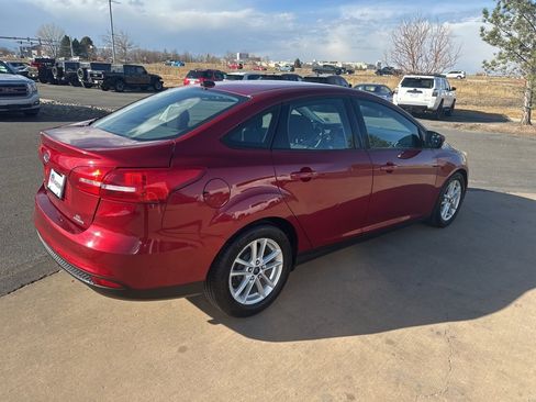 Used 2015 Ford Focus SE image 32