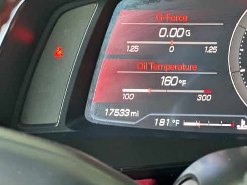 Used 2021 Chevrolet Corvette Stingray Premium Cpe w/ Z51 Performance Package image 18