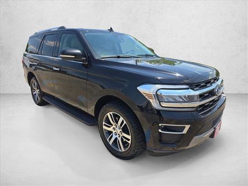Used 2024 Ford Expedition Limited RWD image 3