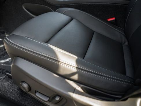 New 2026 Volvo XC40 B5 Plus w/ Climate Package image 37