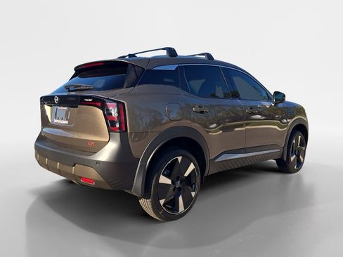 New 2026 Nissan Kicks SR FWD image 5