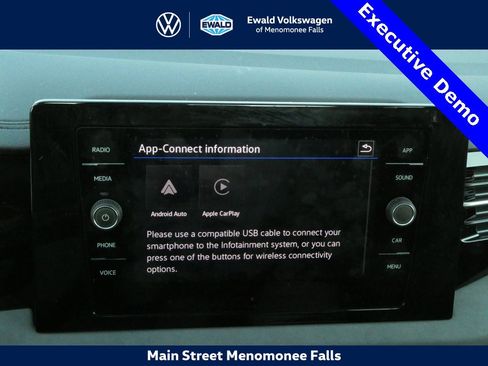 New 2025 Volkswagen Jetta SE image 40