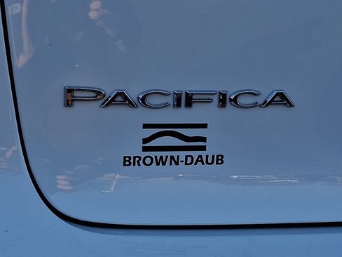 Used 2026 Chrysler Pacifica Select AWD/4WD image 18