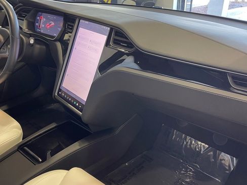 Used 2020 Tesla Model S Long Range Plus image 40