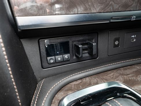 Used 2023 Nissan Armada Platinum w/ Captain's Chairs Package image 22