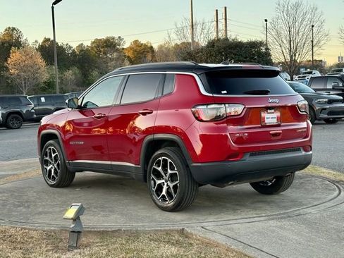 Used 2025 Jeep Compass Limited image 5