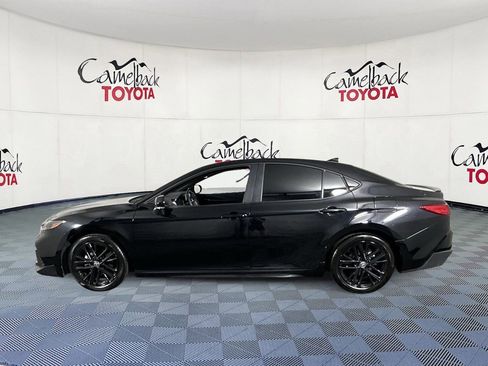 Used 2025 Toyota Camry SE FWD image 5