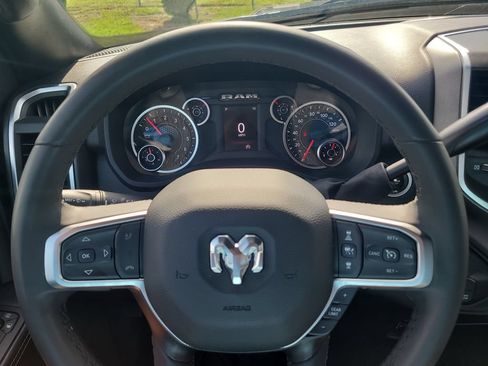 Used 2025 RAM 2500 Big Horn AWD/4WD image 31