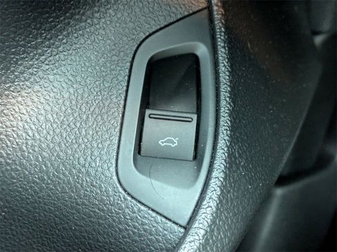 Used 2015 Volkswagen Passat 1.8T SE image 30