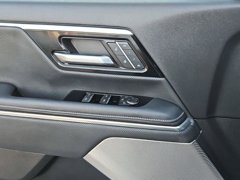Used 2024 GMC Sierra EV Denali AWD/4WD image 14