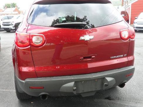 Used 2011 Chevrolet Traverse LT w/ Personal Connectivity Package FWD image 7