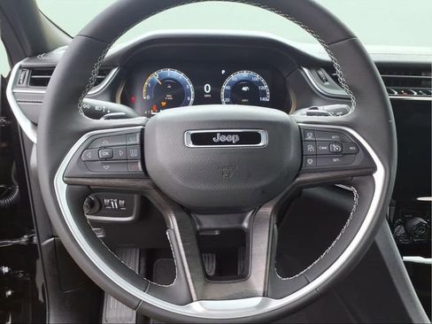 New 2025 Jeep Grand Cherokee Limited w/ Black Appearance Package AWD/4WD image 22