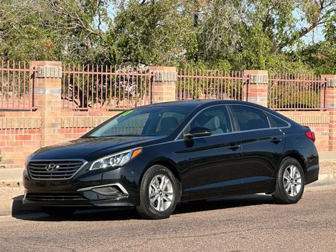 Used 2017 Hyundai Sonata SE image 1