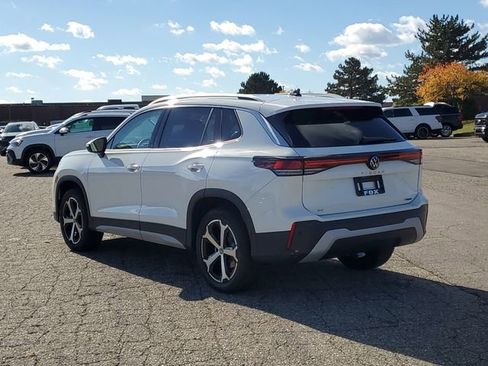 New 2026 Volkswagen Tiguan SE image 3