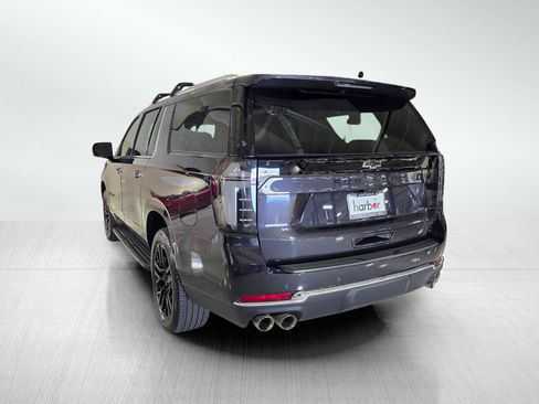 Used 2025 Chevrolet Suburban Premier image 5