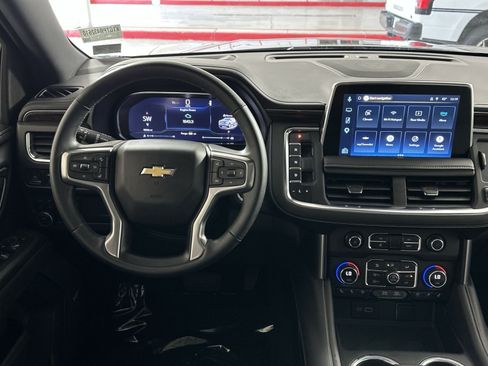 Used 2023 Chevrolet Tahoe Premier AWD/4WD image 16