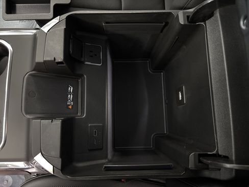 Used 2025 GMC Sierra 2500 SLT w/ SLT Premium Package image 35