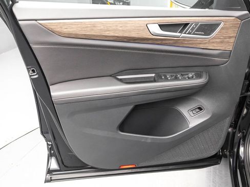 Certified 2025 Volkswagen Atlas SEL Premium R-Line image 25