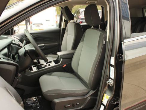 Used 2018 Ford Escape SE FWD image 11