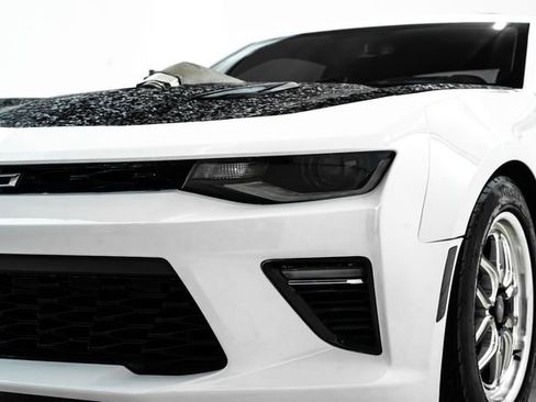 Used 2018 Chevrolet Camaro SS RWD image 16