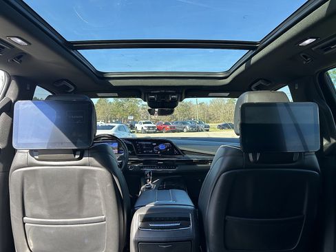 Used 2023 Cadillac Escalade Sport image 7