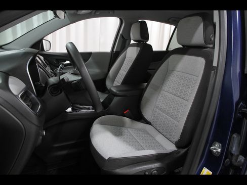 Certified 2022 Chevrolet Equinox LS w/ LS Convenience Package FWD image 5