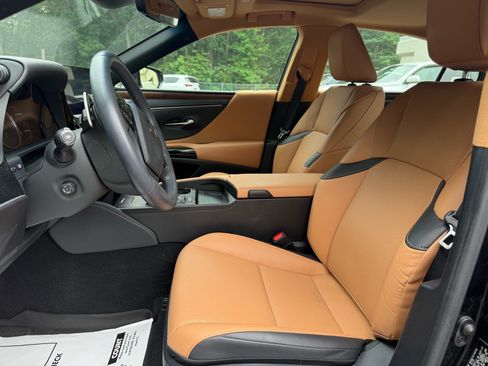 Used 2023 Lexus ES 350 w/ Premium Package FWD image 2