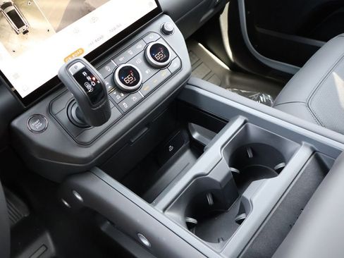 New 2026 Land Rover Defender 130 X-Dynamic SE AWD/4WD image 26