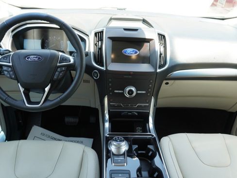 Used 2020 Ford Edge Titanium FWD image 10