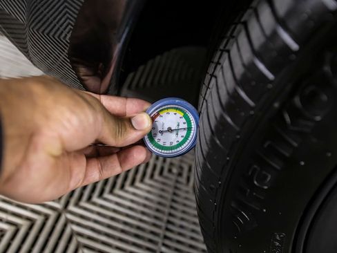 Used 2024 Tesla Model 3 Standard Range image 40