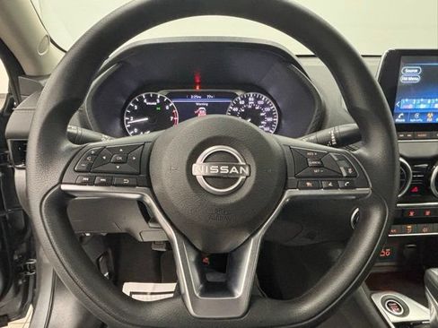 Used 2025 Nissan Sentra SV FWD image 16