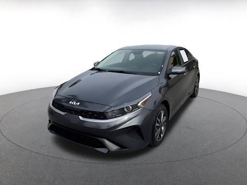 Used 2023 Kia Forte LXS w/ LXS Technology Package image 7