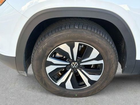 Used 2024 Volkswagen Atlas SE AWD/4WD image 12