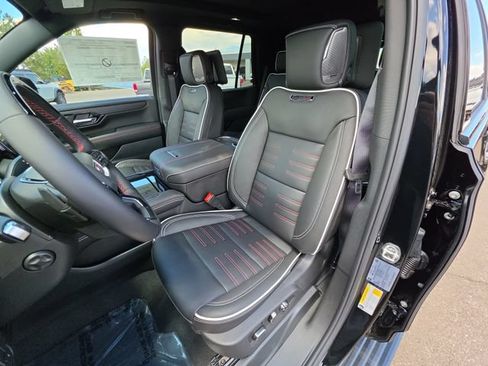 New 2026 GMC Yukon AT4 Ultimate AWD/4WD image 17