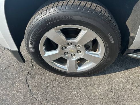 Used 2019 Chevrolet Tahoe Premier RWD image 9