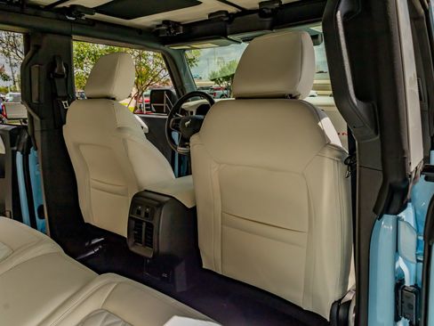 Used 2025 Ford Bronco Heritage Edition image 31