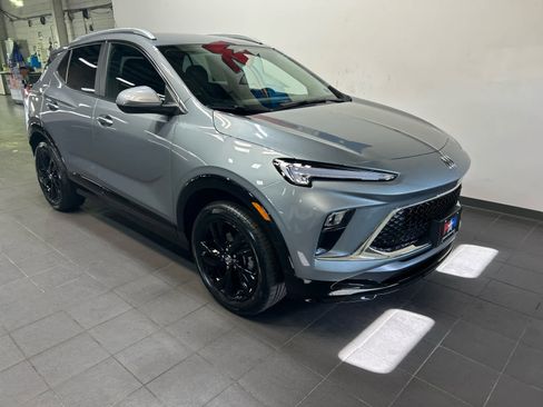 Used 2024 Buick Encore GX Sport Touring w/ Comfort Package image 2