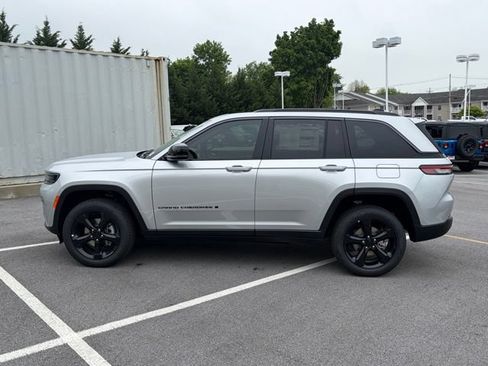 New 2026 Jeep Grand Cherokee Limited AWD/4WD image 4